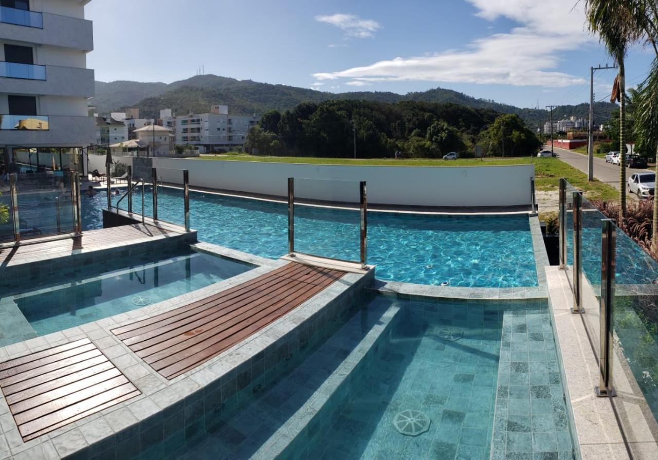 Cobertura Velejar Em Condominio Clube - Com Area De Lazer โกเวร์นาดอร์ เซลโซ รามอส ภายนอก รูปภาพ